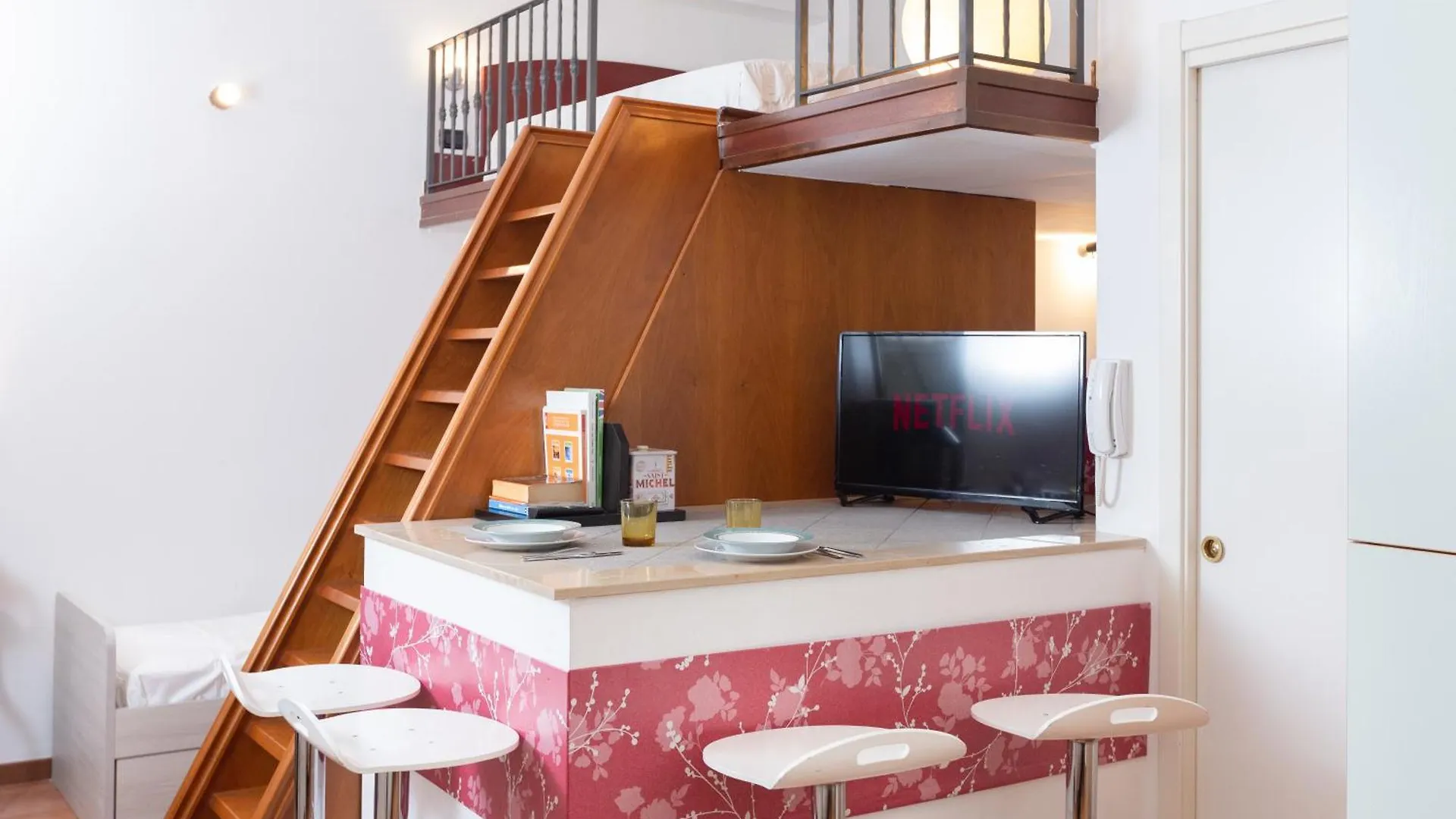 Soft Colors Exclusive Apartment - Navigli District - M2 Milano